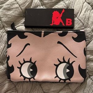 Betty Boop Cosmetic Bag & Matching Face Pallet